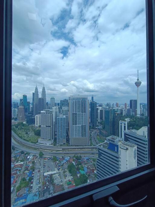 Lx 39A Balcony Klcc View 1 Bedroom Infinity Pool Kuala Lumpur Eksteriør bilde
