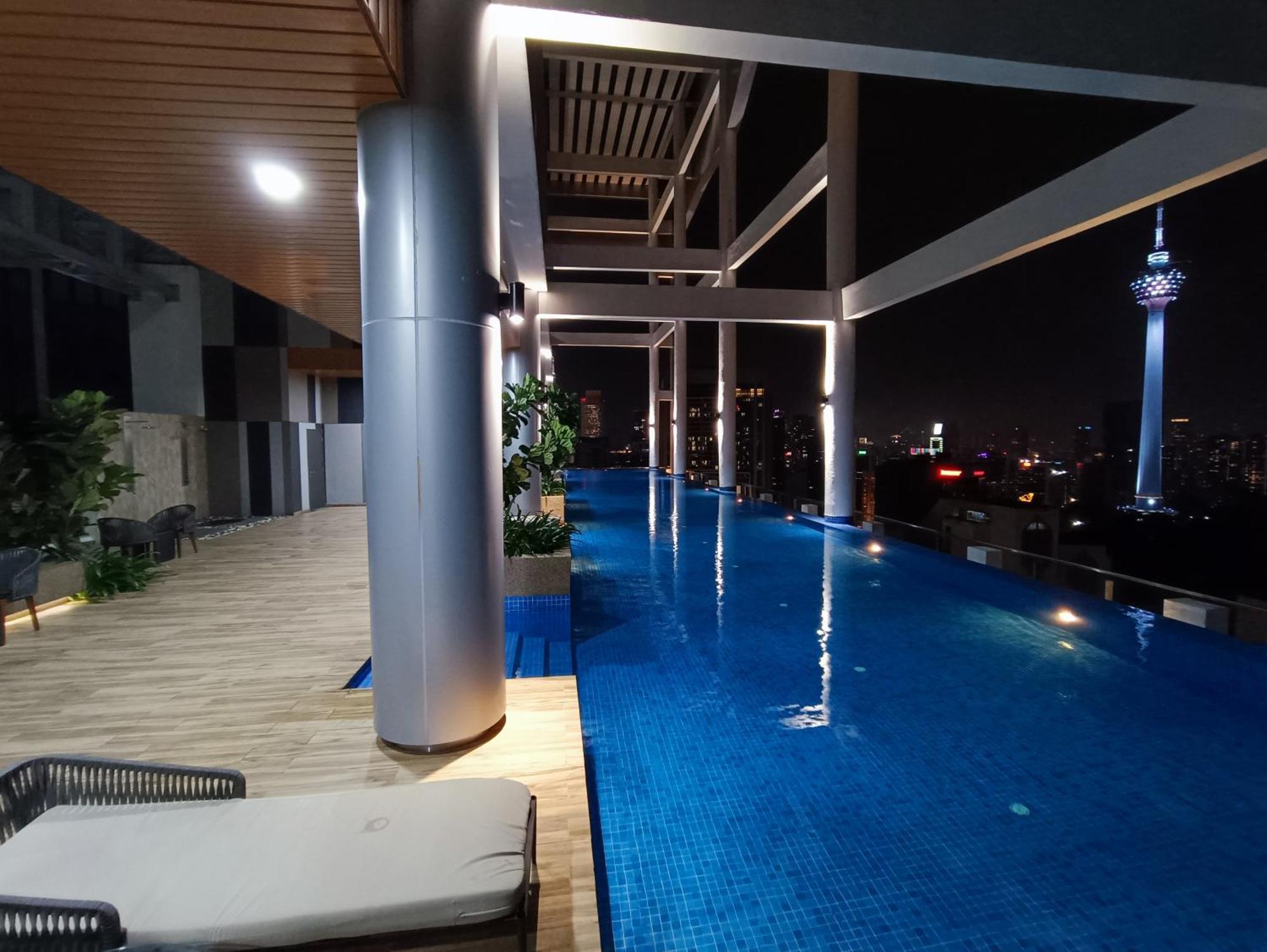 Lx 39A Balcony Klcc View 1 Bedroom Infinity Pool Kuala Lumpur Eksteriør bilde