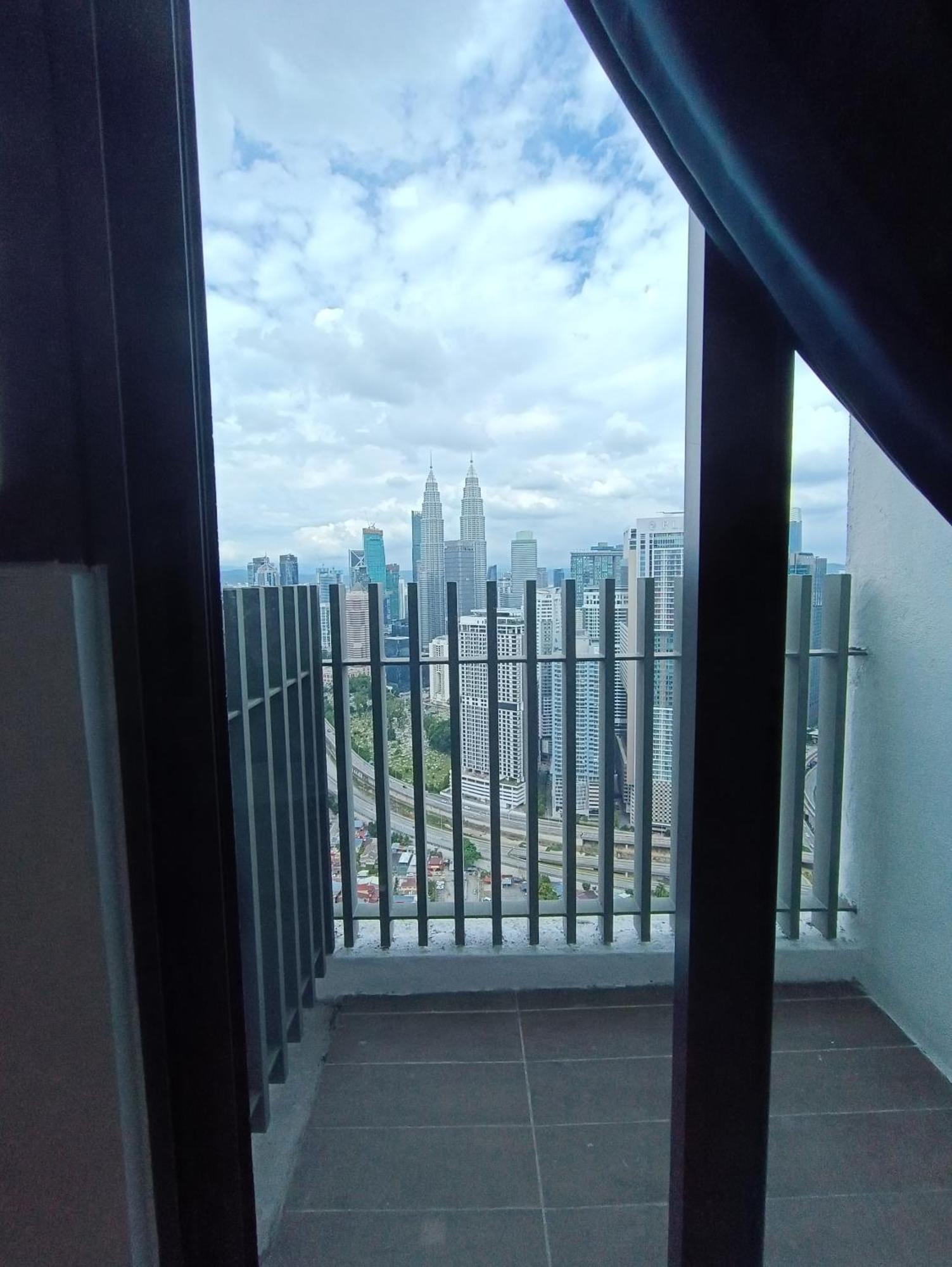 Lx 39A Balcony Klcc View 1 Bedroom Infinity Pool Kuala Lumpur Eksteriør bilde