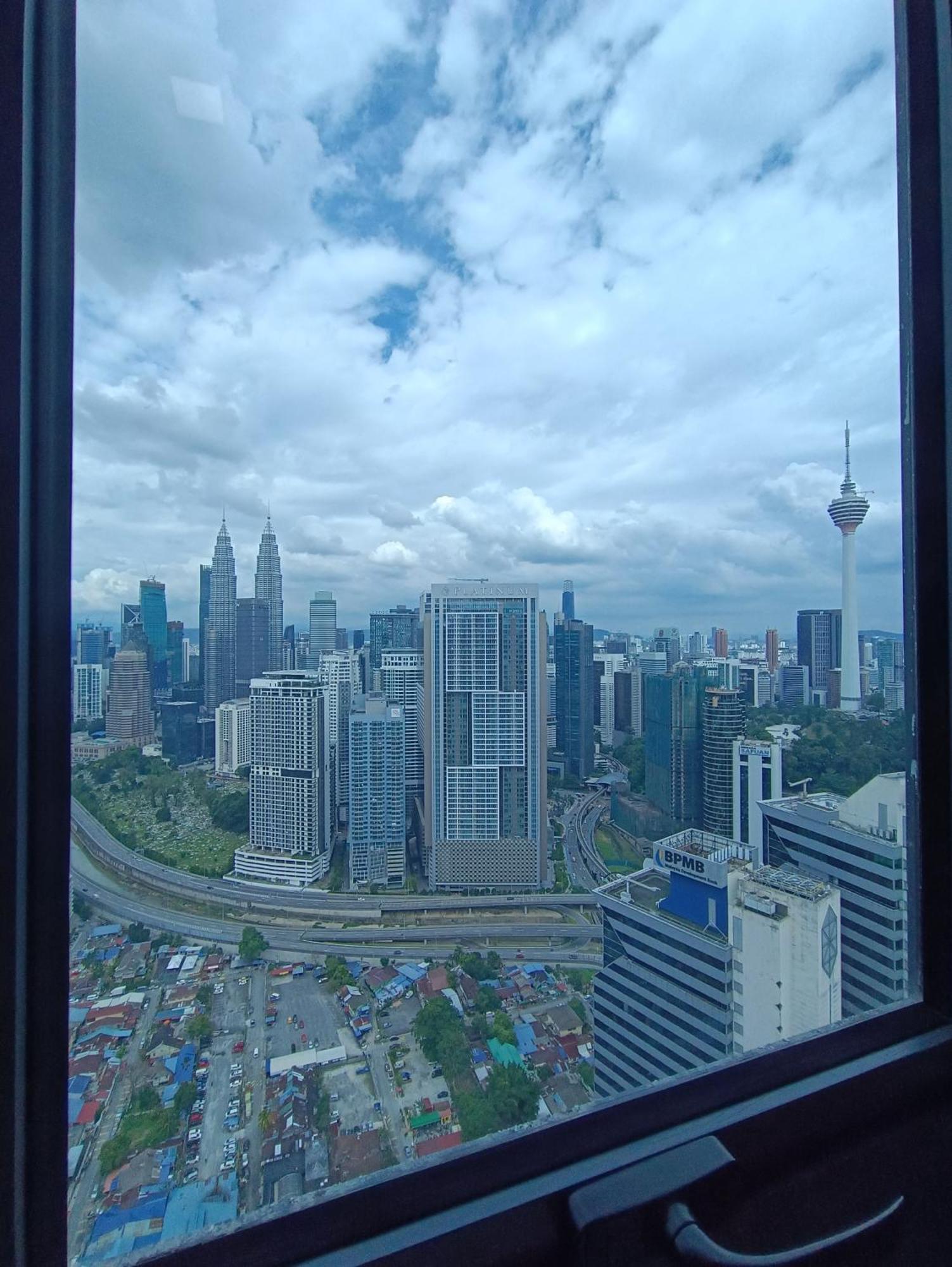 Lx 39A Balcony Klcc View 1 Bedroom Infinity Pool Kuala Lumpur Eksteriør bilde